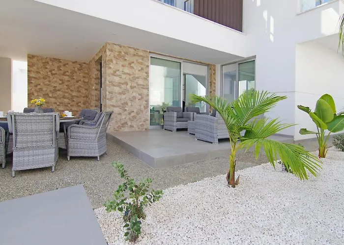 Greta * פרוטאראס